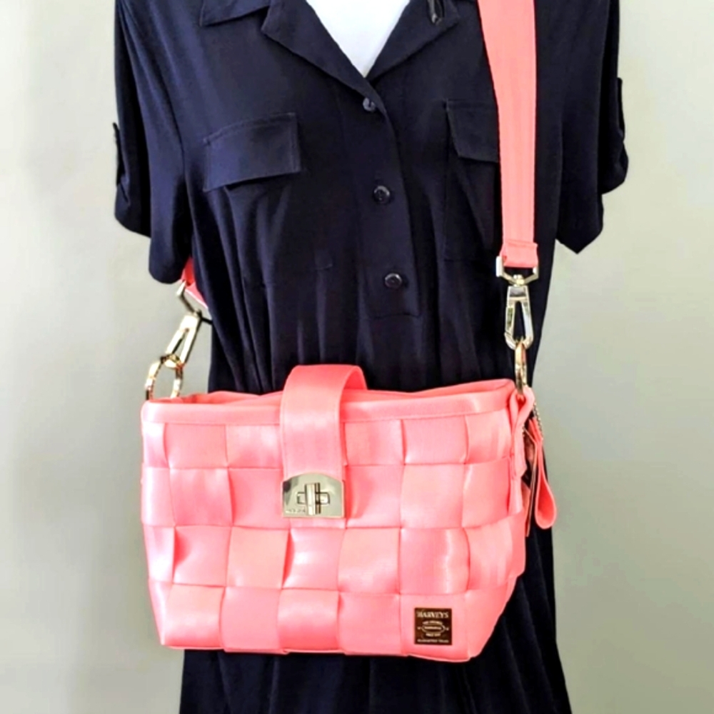 Rare New With Tags Harveys Elvis Caddy Pink Seatbelt Bag